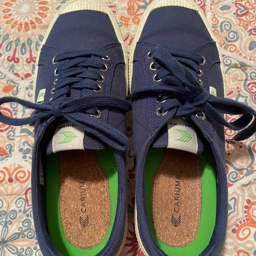 Cariuma sneakers